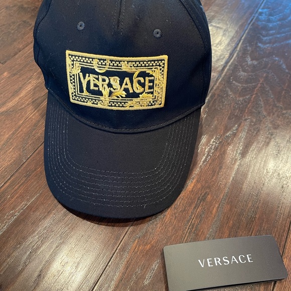 NWT Brand New Versace Black Logo Baseball Cap Women’s 57 - Picture 5 of 11